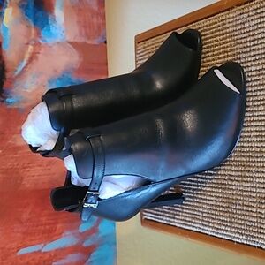 Michael Kors Lawdon Open Toed Leather Heels Size 9.5